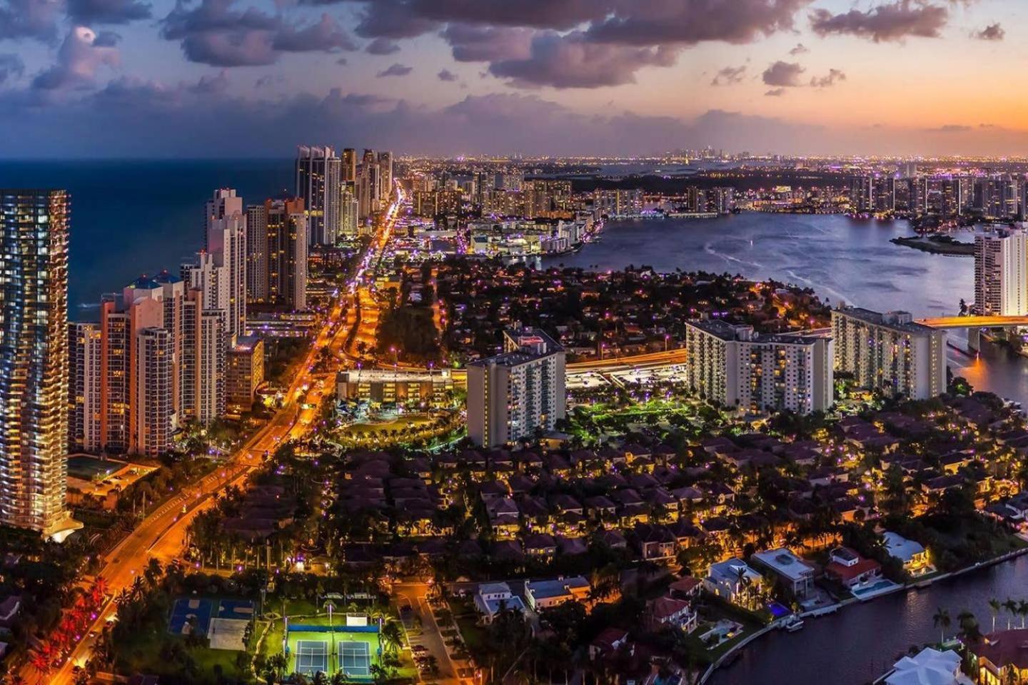 The Freedom House • Urban Oasis • Eclectic Retreat Villa ฟอร์ต ลอเดอร์เดล ภายนอก รูปภาพ